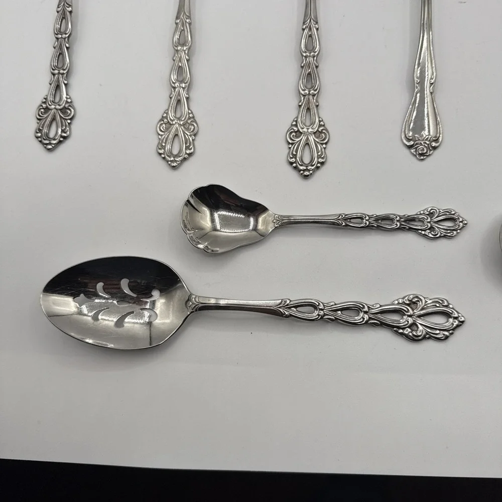 Oneida Chandelier 10 Different Pcs Dinner Fork + Community Stainless Flatware